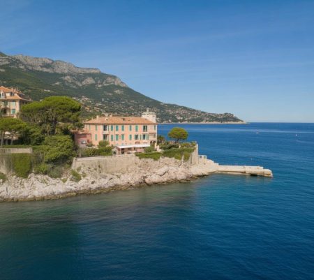 Les plus belles villas en bord de mer à Roquebrune-Cap-Martin : un marché de luxe prisé