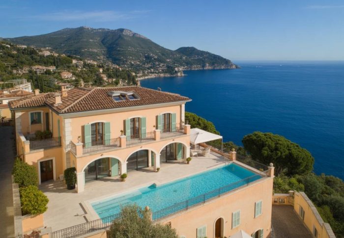 Acheter une villa de luxe à Roquebrune-Cap-Martin : le guide complet pour les acheteurs italiens