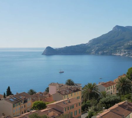 Acheter un appartement avec vue mer à Roquebrune-Cap-Martin : critères essentiels, prix du marché et quartiers à privilégier
